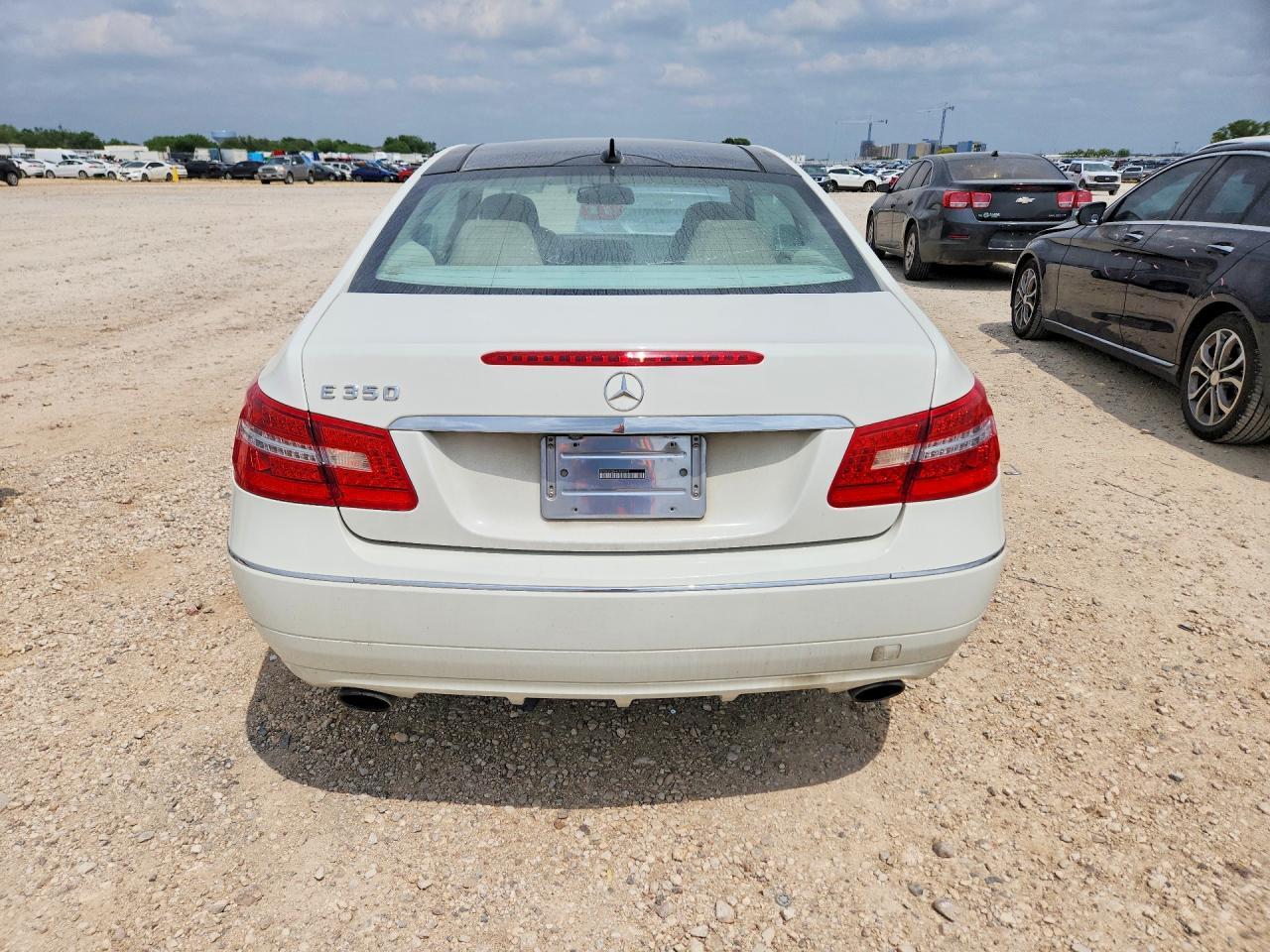 2010 Mercedes-Benz E 350 - Фото 6