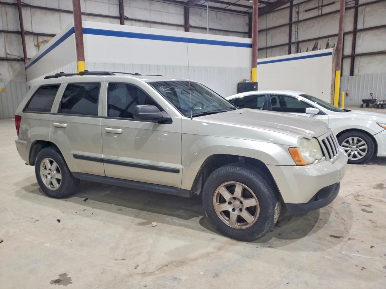 2008 Jeep Grand Cherokee Laredo - Image 4