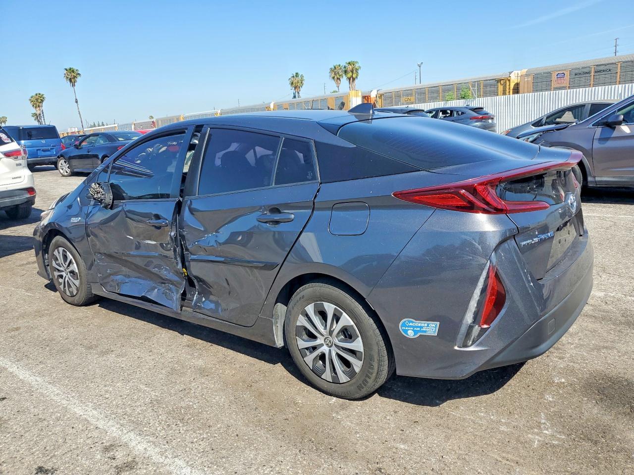 2022 Toyota Prius Prime Le - Image 2