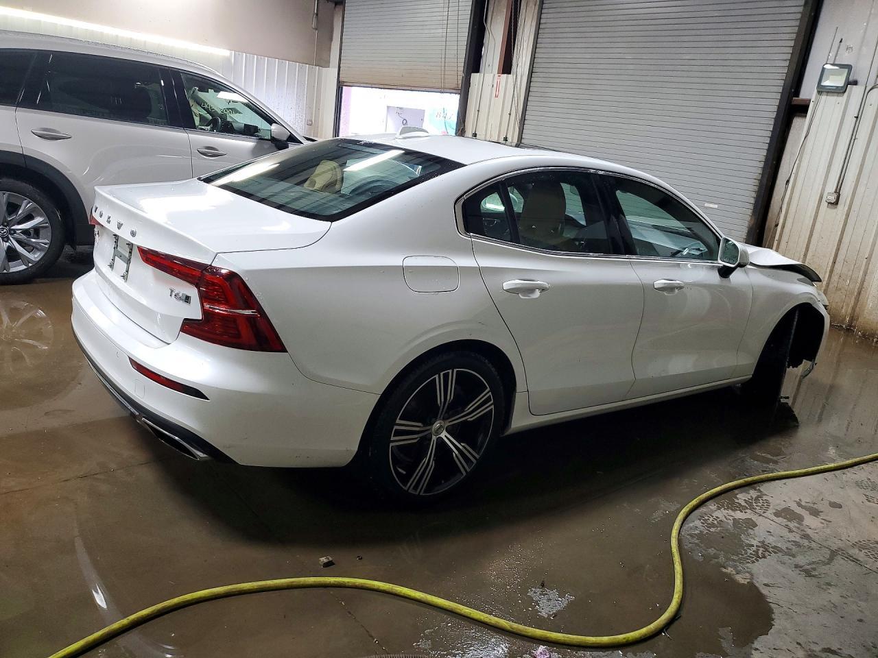 2019 Volvo S60 T6 Inscription - Фото 3
