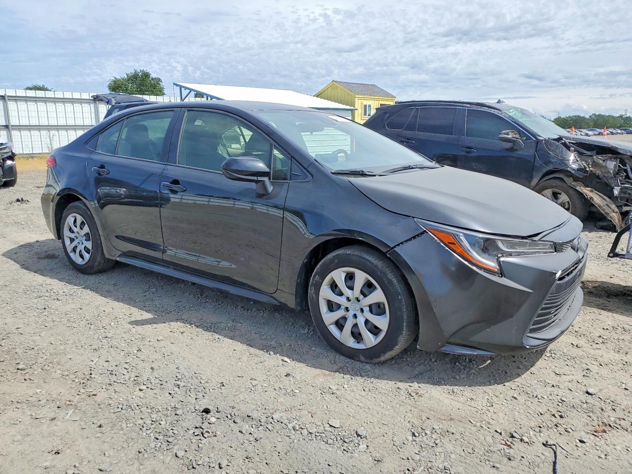 2021 Toyota Corolla Le - Фото 4