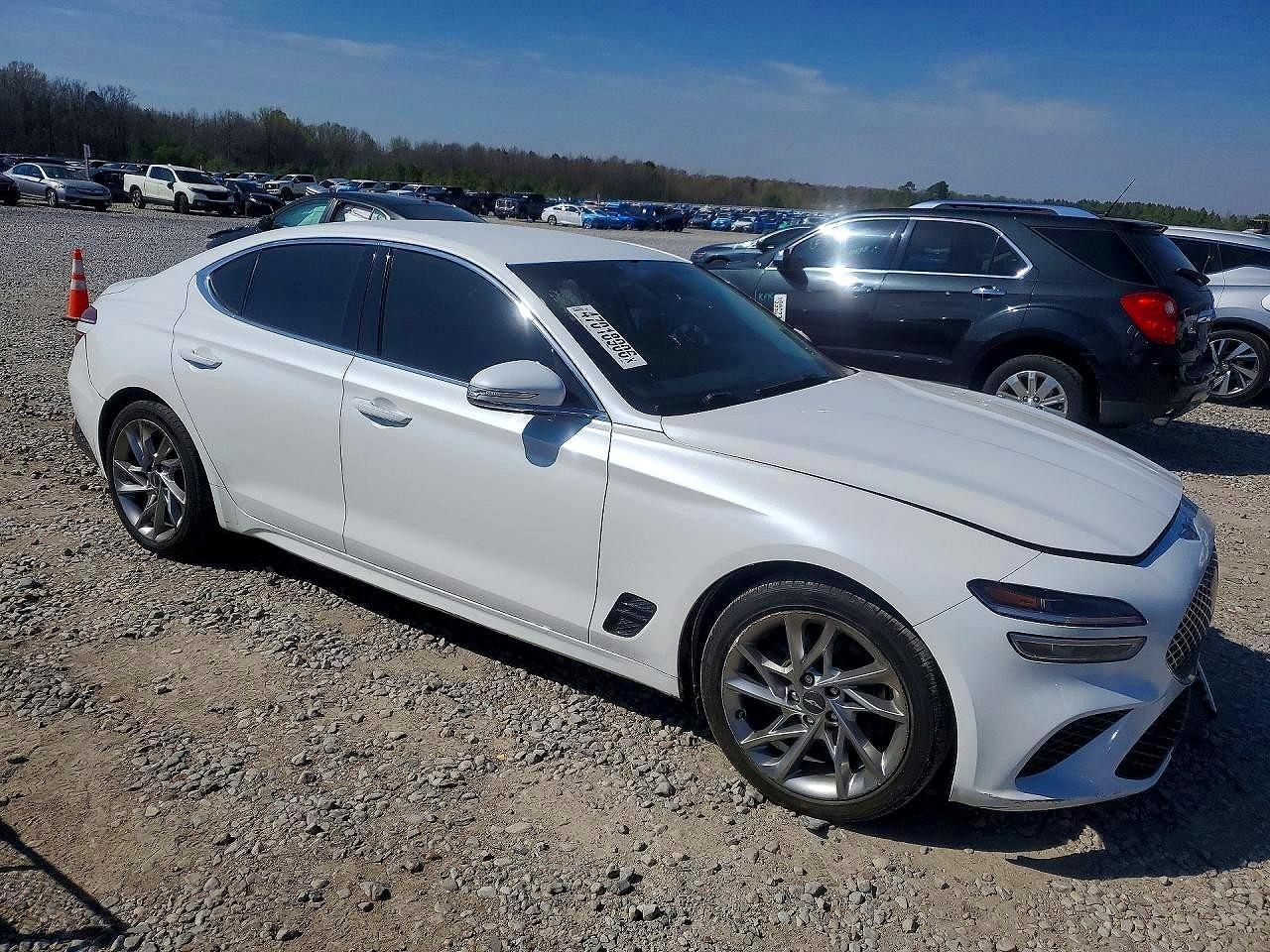 2022 Genesis G70 2.0T - Image 4
