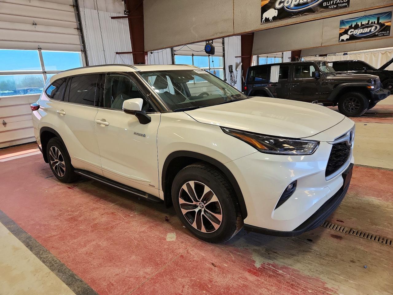 2021 Toyota Highlander Hybrid Xle - Image 4