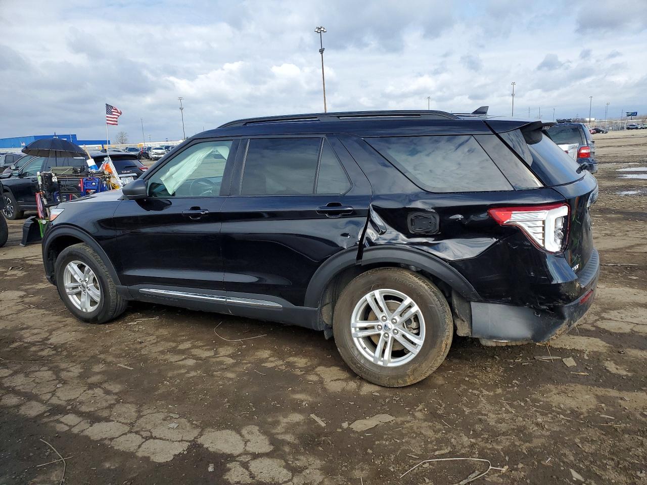 2020 Ford Explorer Xlt - Фото 2