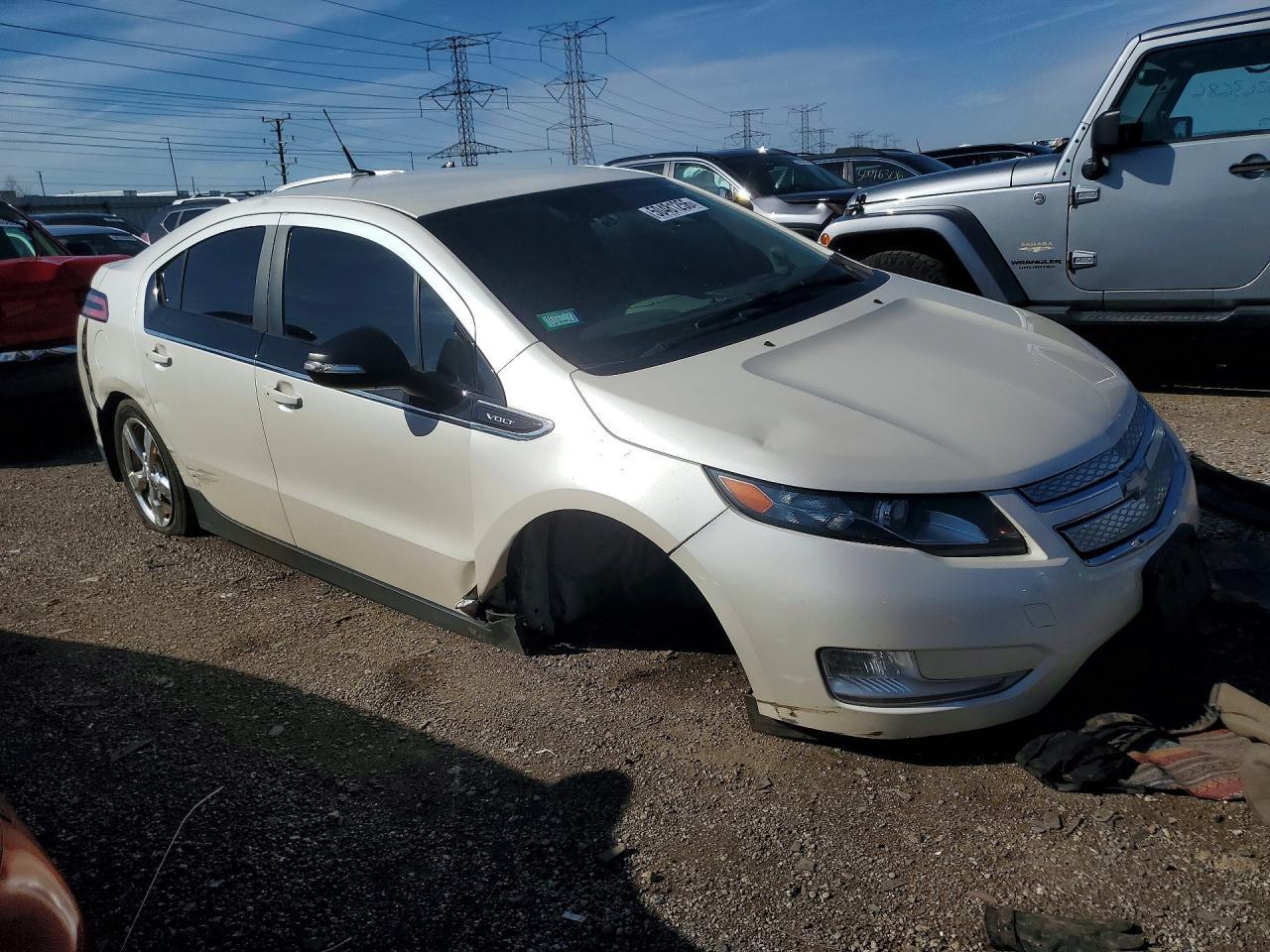 2013 Chevrolet Volt - Image 4