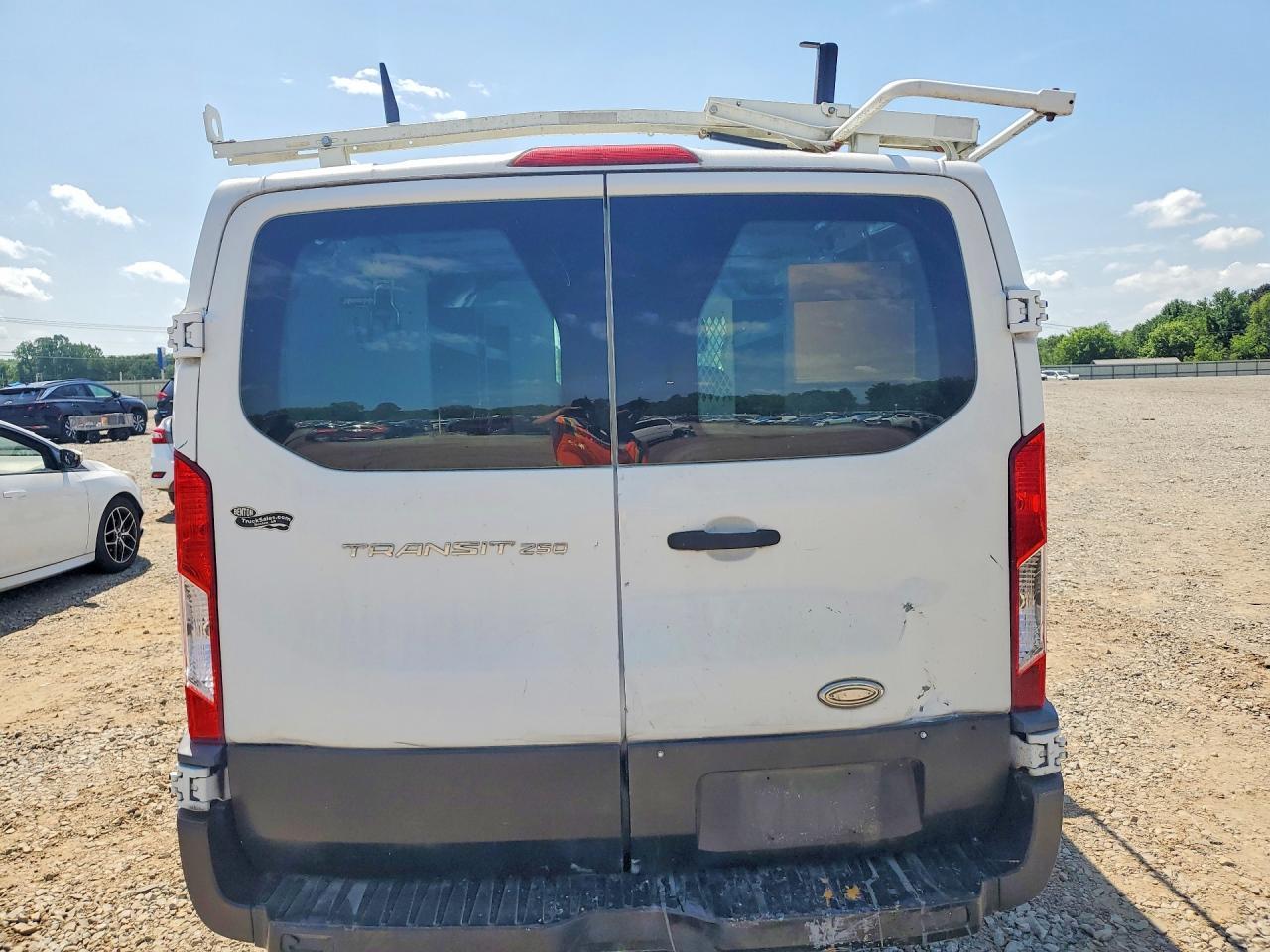 2015 Ford Transit T-250 - Фото 6