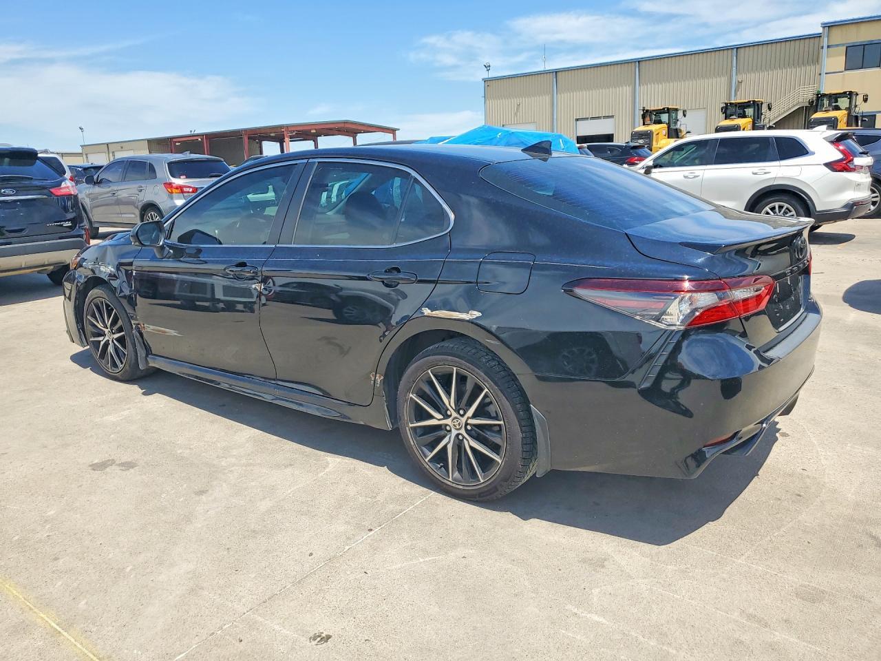 2023 Toyota Camry Se - Фото 2