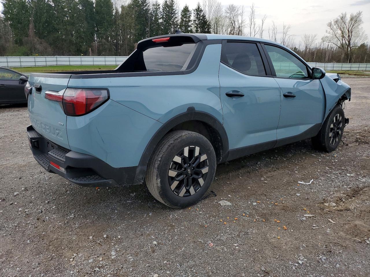 2025 Hyundai Santa Cruz Se - Image 3