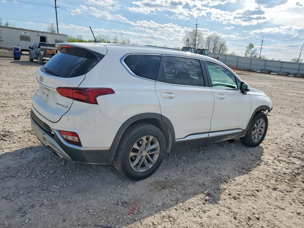 2019 Hyundai Santa Fe Se - Фото 3