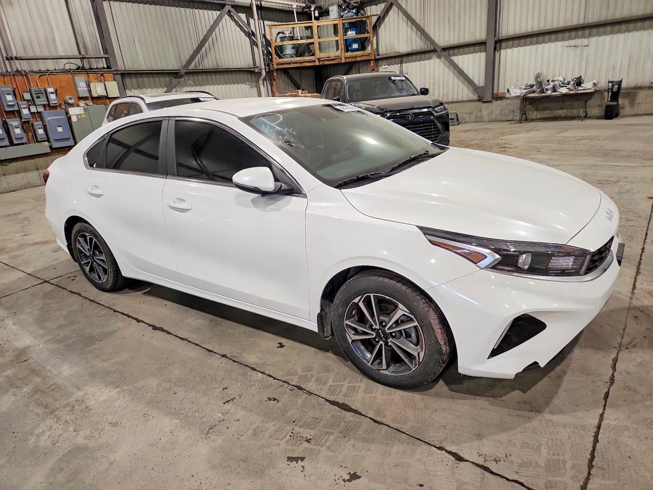 2024 Kia Forte Ex - Image 4