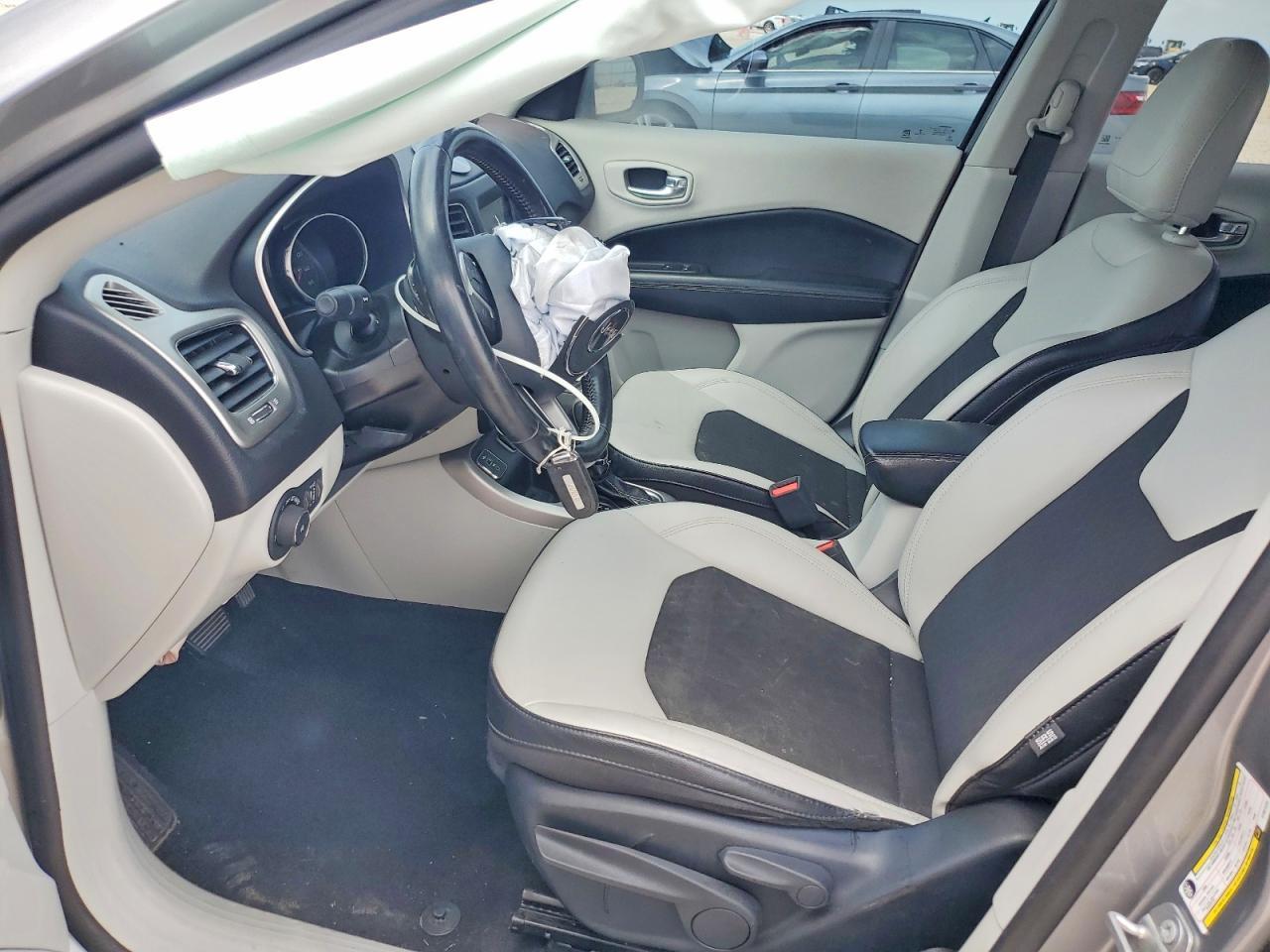 2019 Jeep Compass - Image 7