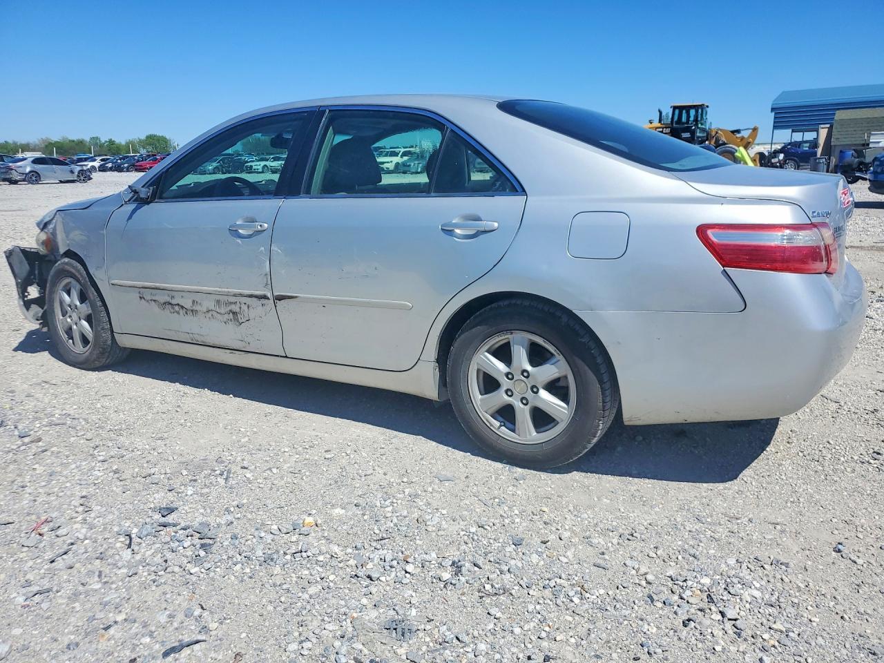 2009 Toyota Camry Le - Image 2