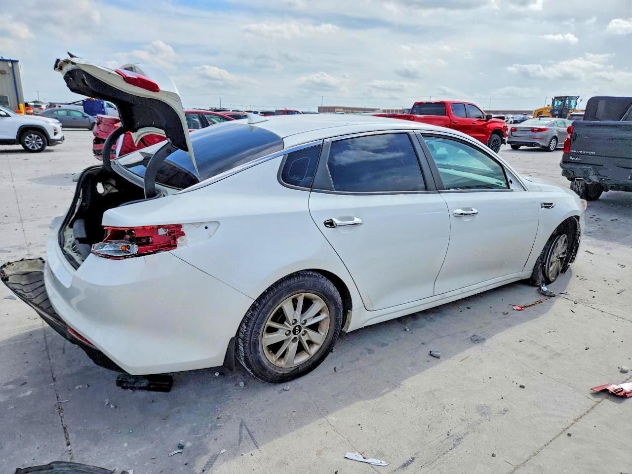 2016 Kia Optima - Фото 3