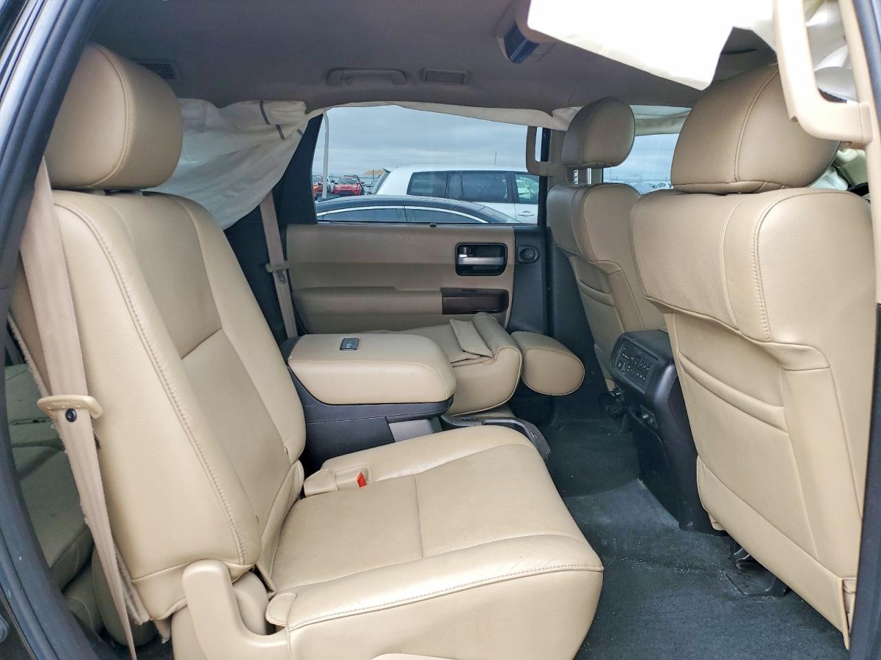 2016 Toyota Sequoia Platinum - Image 6