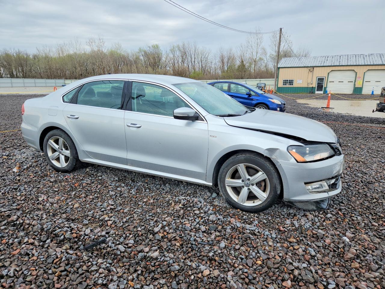 2015 Volkswagen Passat S - Image 4