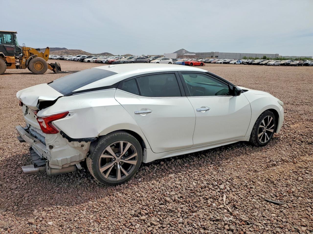 2017 Nissan Maxima - Image 3
