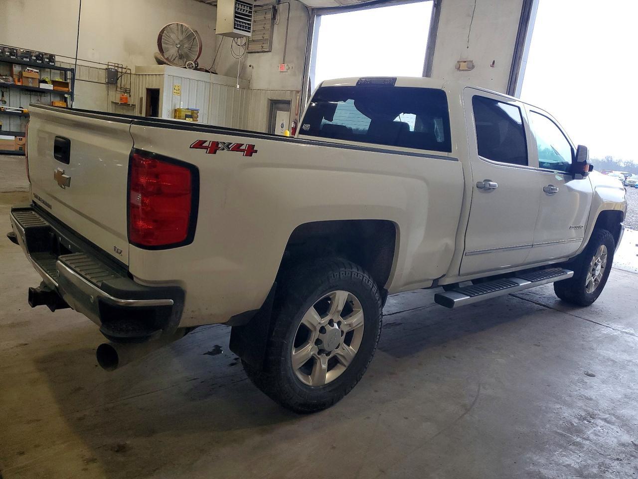 2019 Chevrolet Silverado K2500 Heavy Duty Ltz - Фото 3