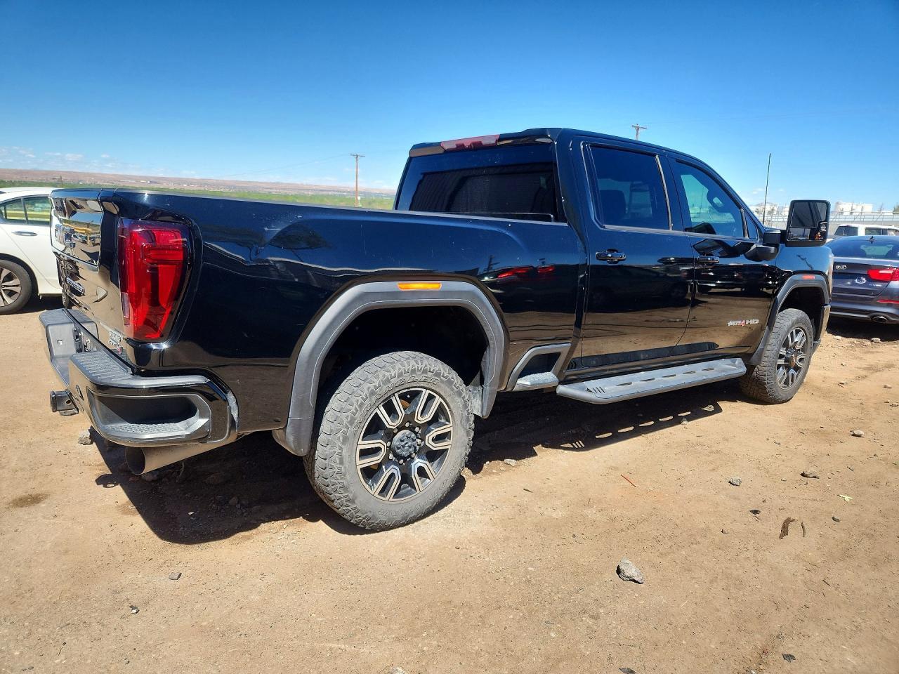 2022 GMC Sierra K2500 At4 - Image 3