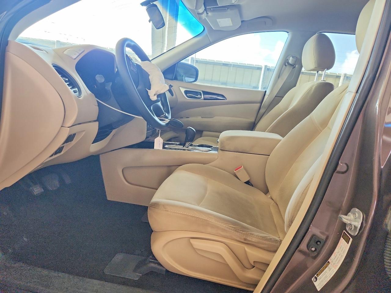 2016 Nissan Pathfinder S - Image 7