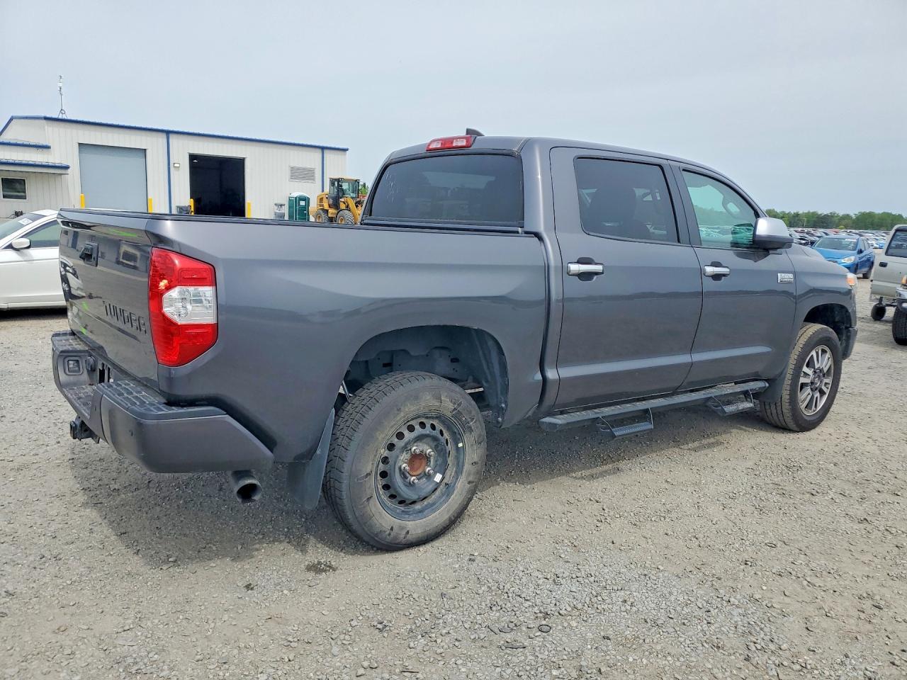 2021 Toyota Tundra Platinum - Фото 3