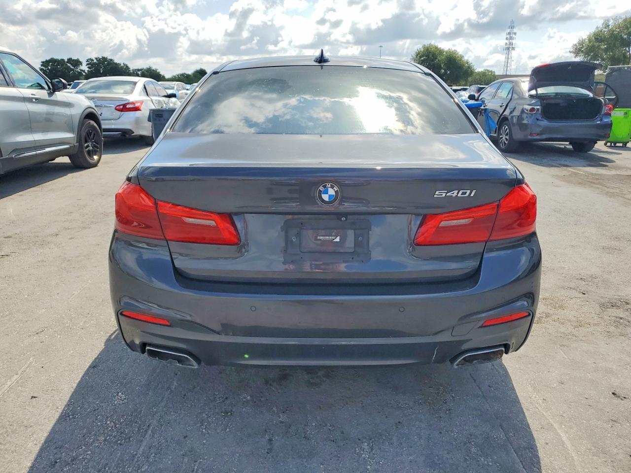 2019 BMW 540 I - Фото 6