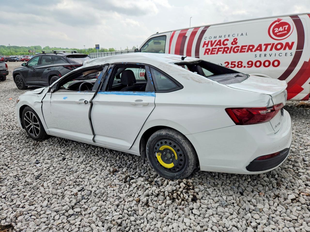 2023 Volkswagen Jetta Sport - Фото 2