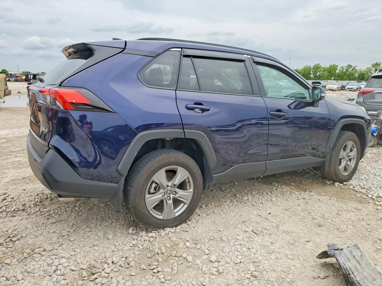 2024 Toyota Rav4 Xle - Image 3