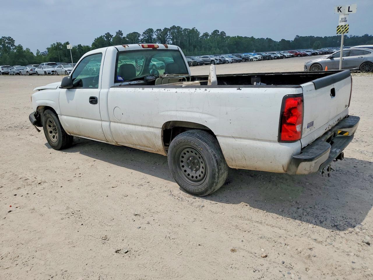 2006 Chevrolet Silverado C1500 - Фото 2