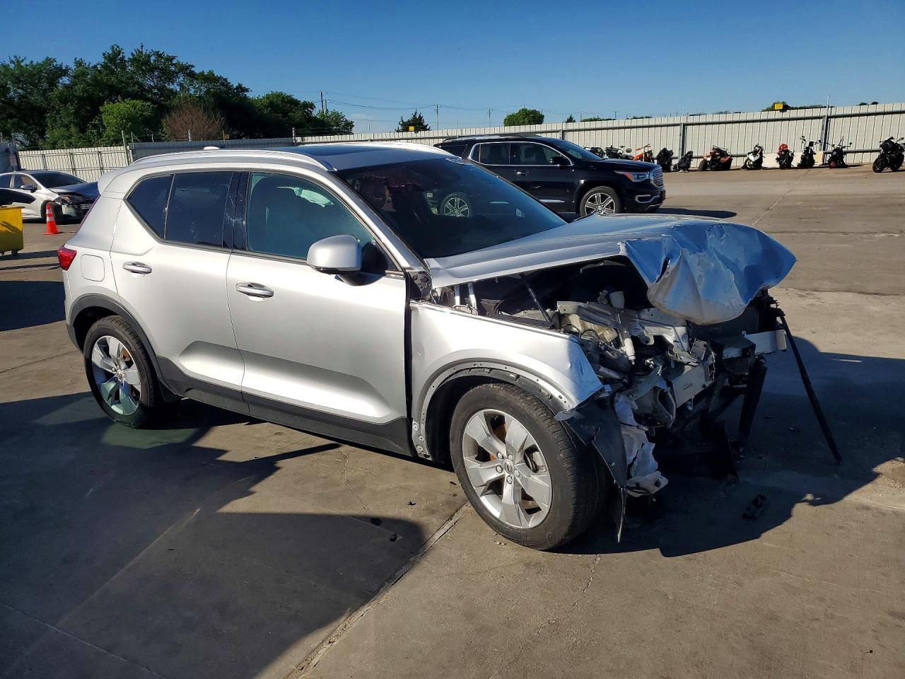 2019 Volvo Xc40 T5 Momentum - Фото 4