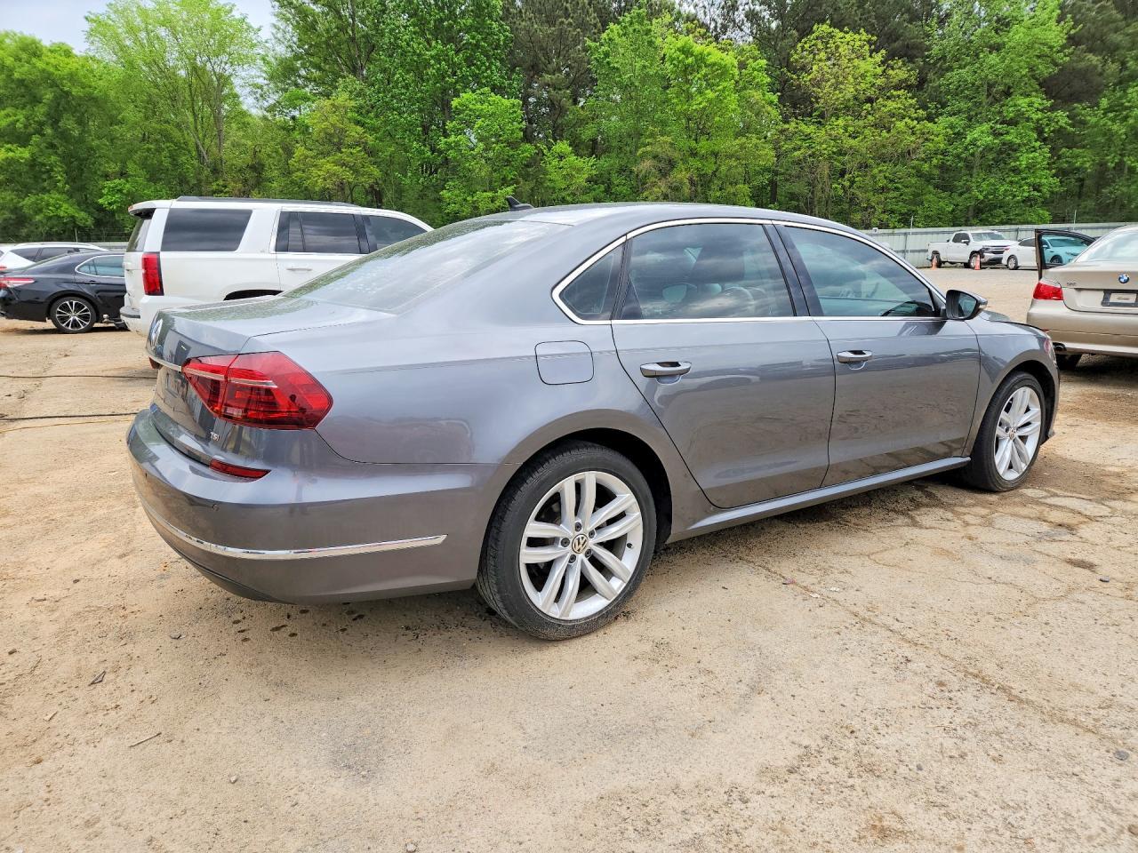 2018 Volkswagen Passat Se - Фото 3