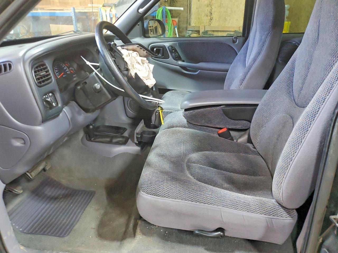 1999 Dodge Dakota - Image 7