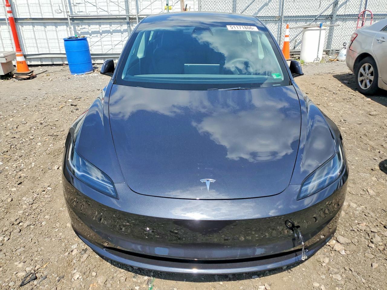2024 Tesla Model 3 - Image 5