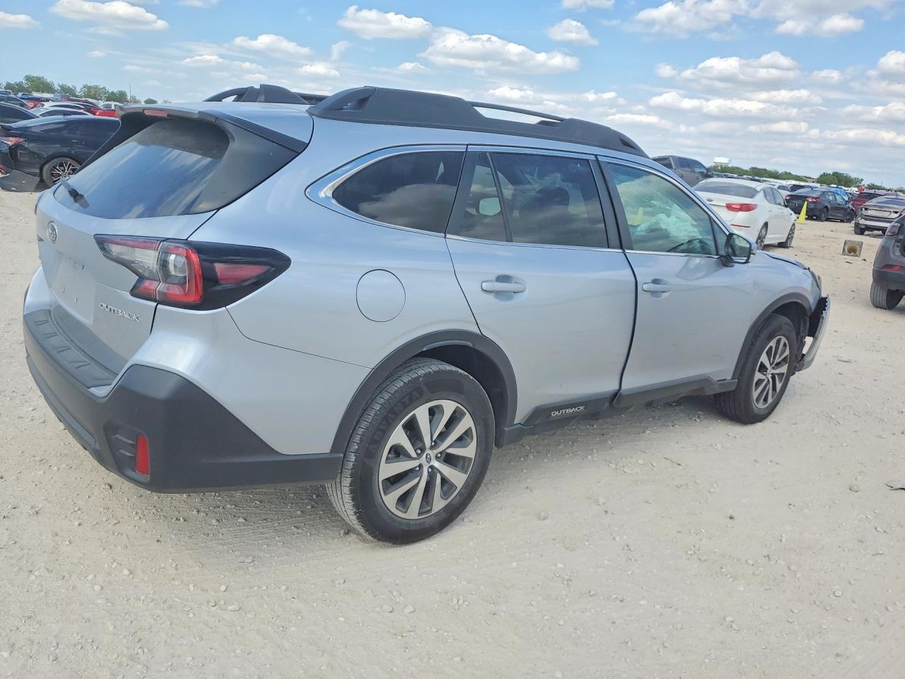 2022 Subaru Outback Premium - Фото 3