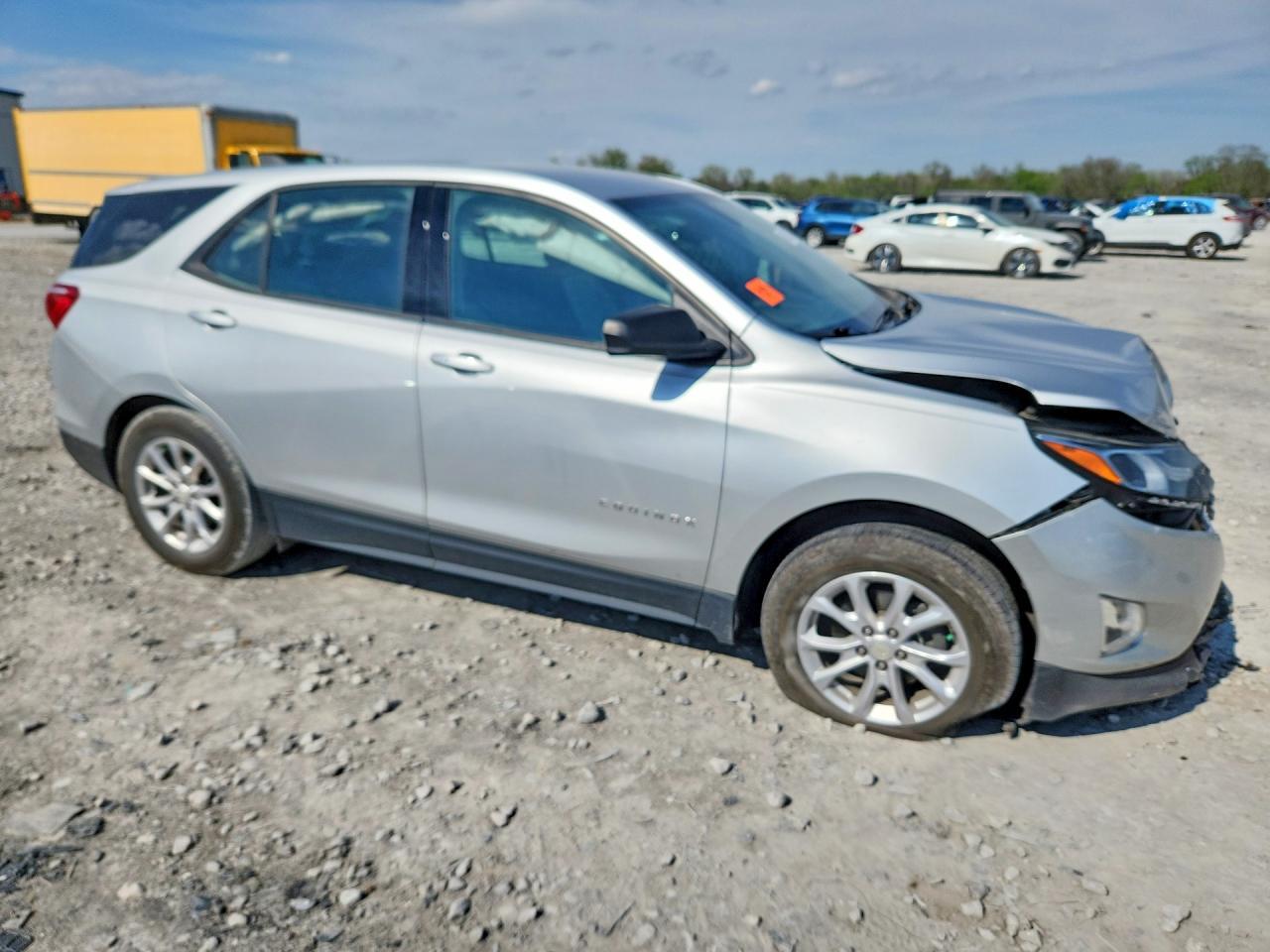 2019 Chevrolet Equinox Ls - Image 4