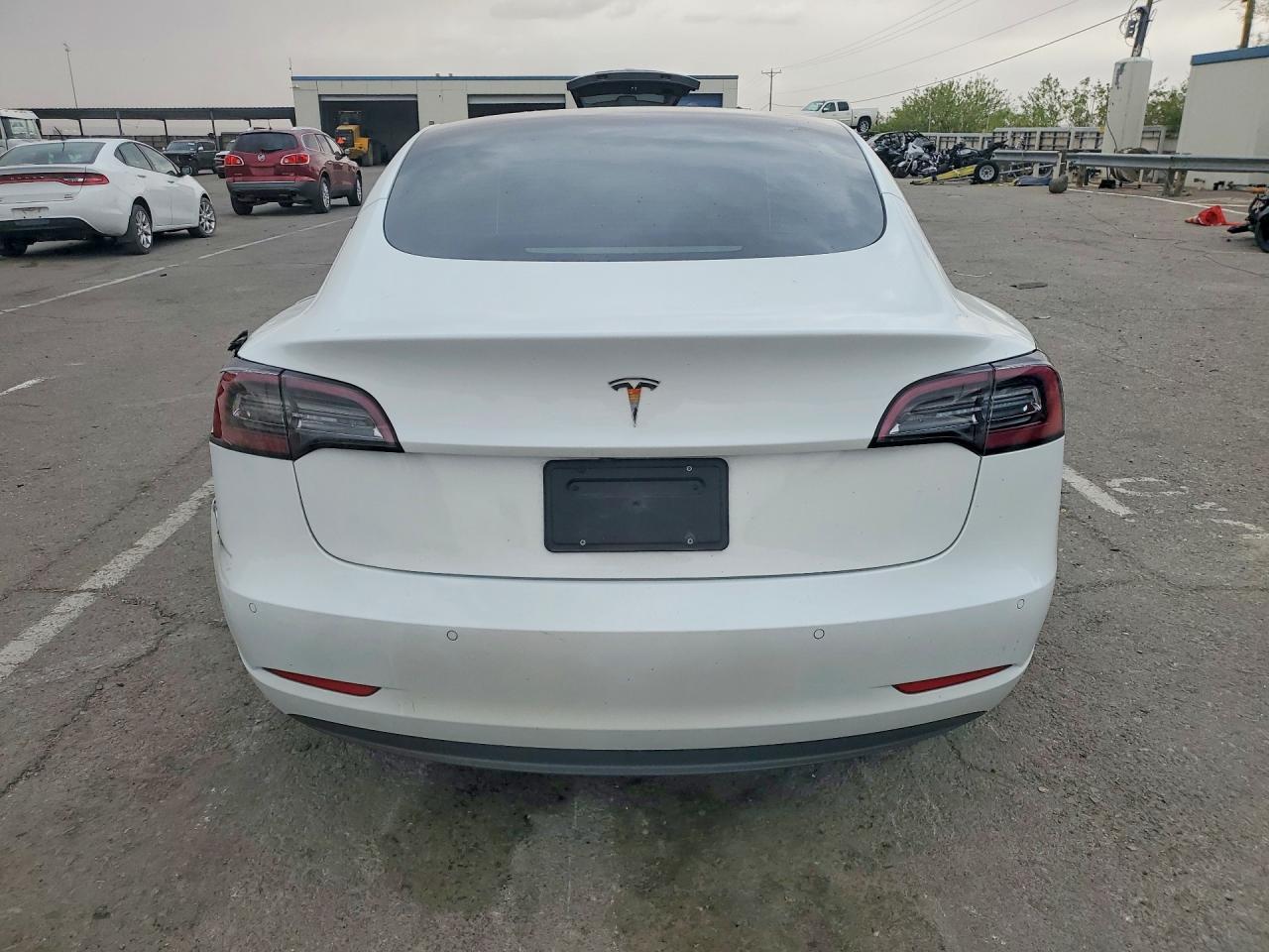 2022 Tesla Model 3 - Фото 6
