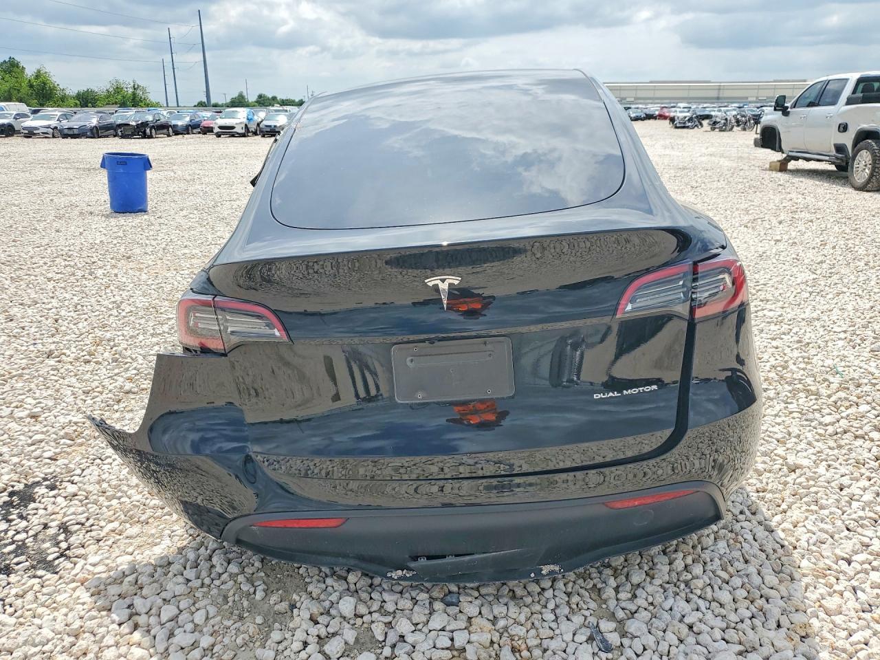 2024 Tesla Model Y - Фото 6