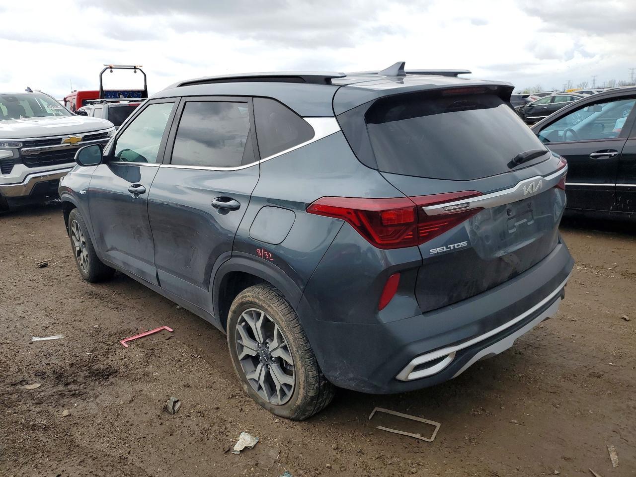 2023 Kia Seltos Ex - Image 2