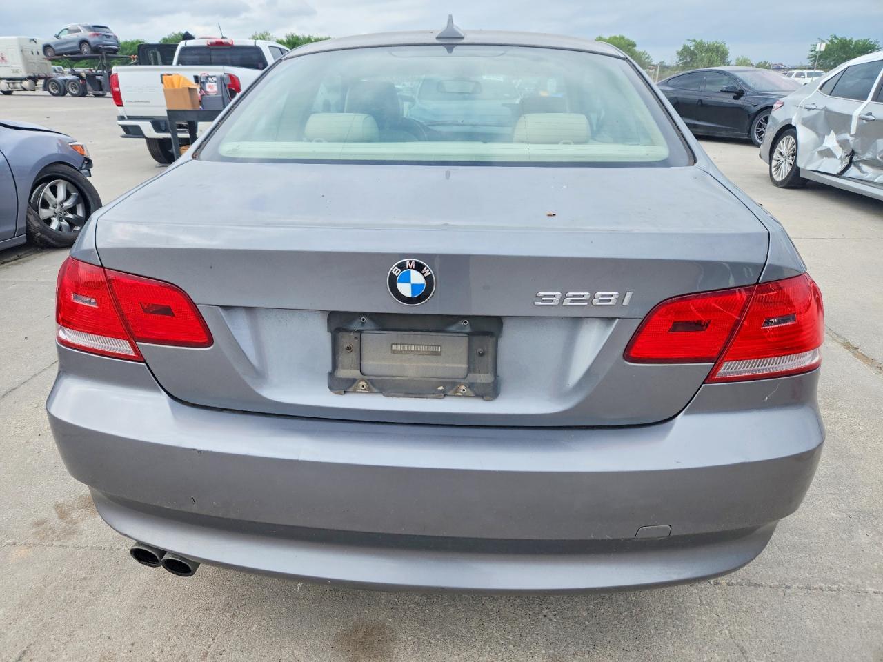 2010 BMW 328 I - Image 6