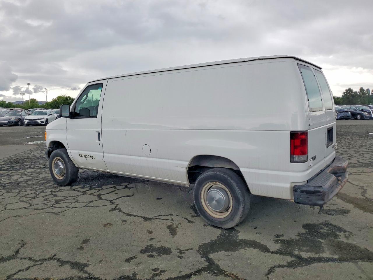 2005 Ford Econoline E250 Van - Image 2