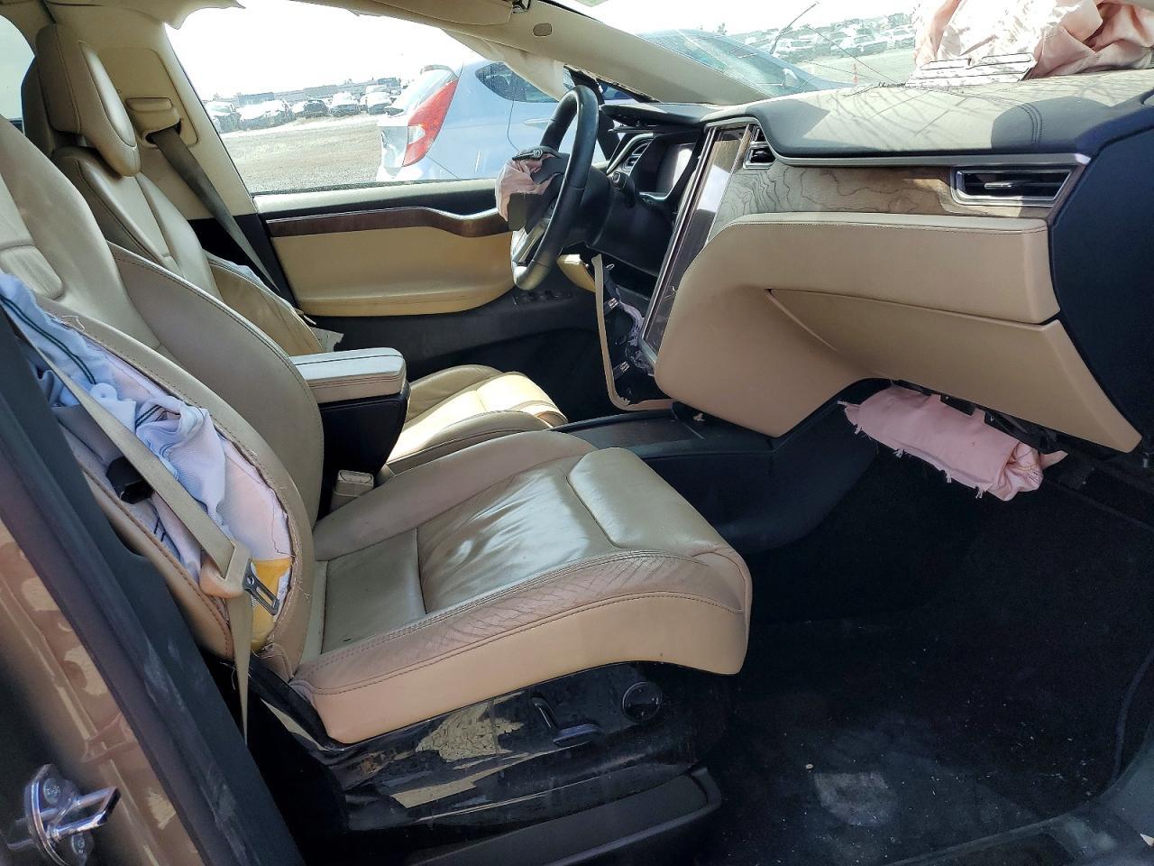 2016 Tesla Model X - Image 7