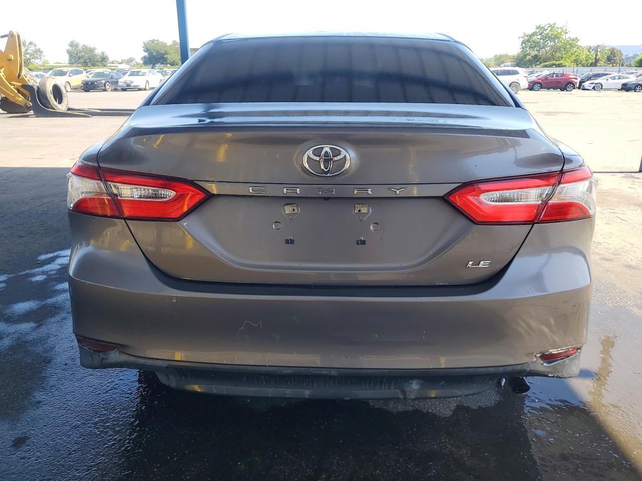 2018 Toyota Camry Le - Фото 6