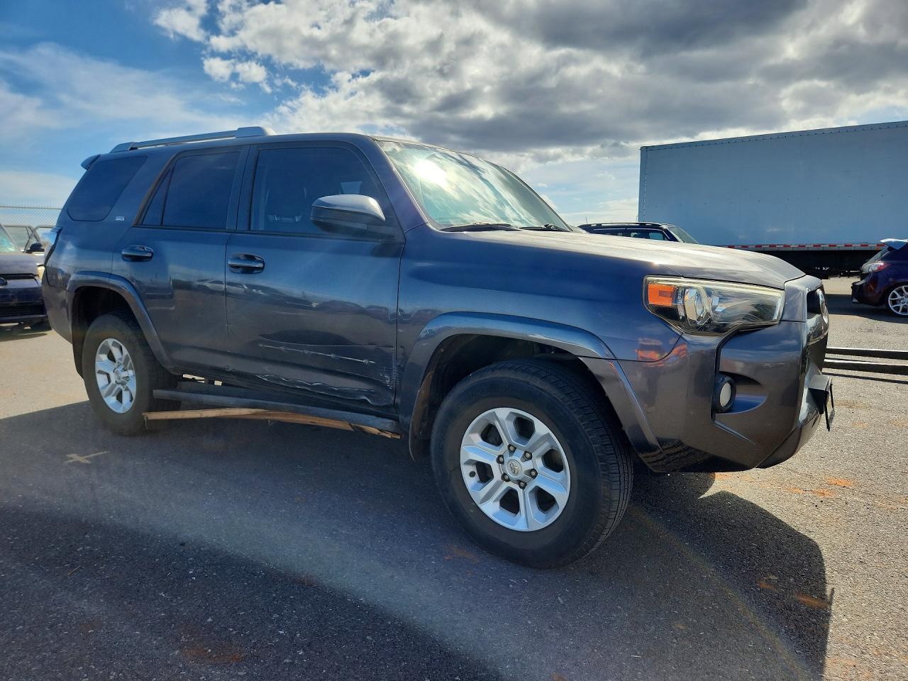 2017 Toyota 4Runner Sr5 - Image 4