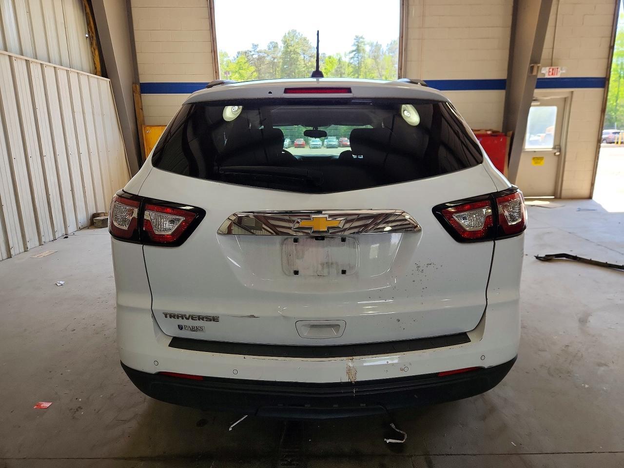 2017 Chevrolet Traverse Ls - Фото 6