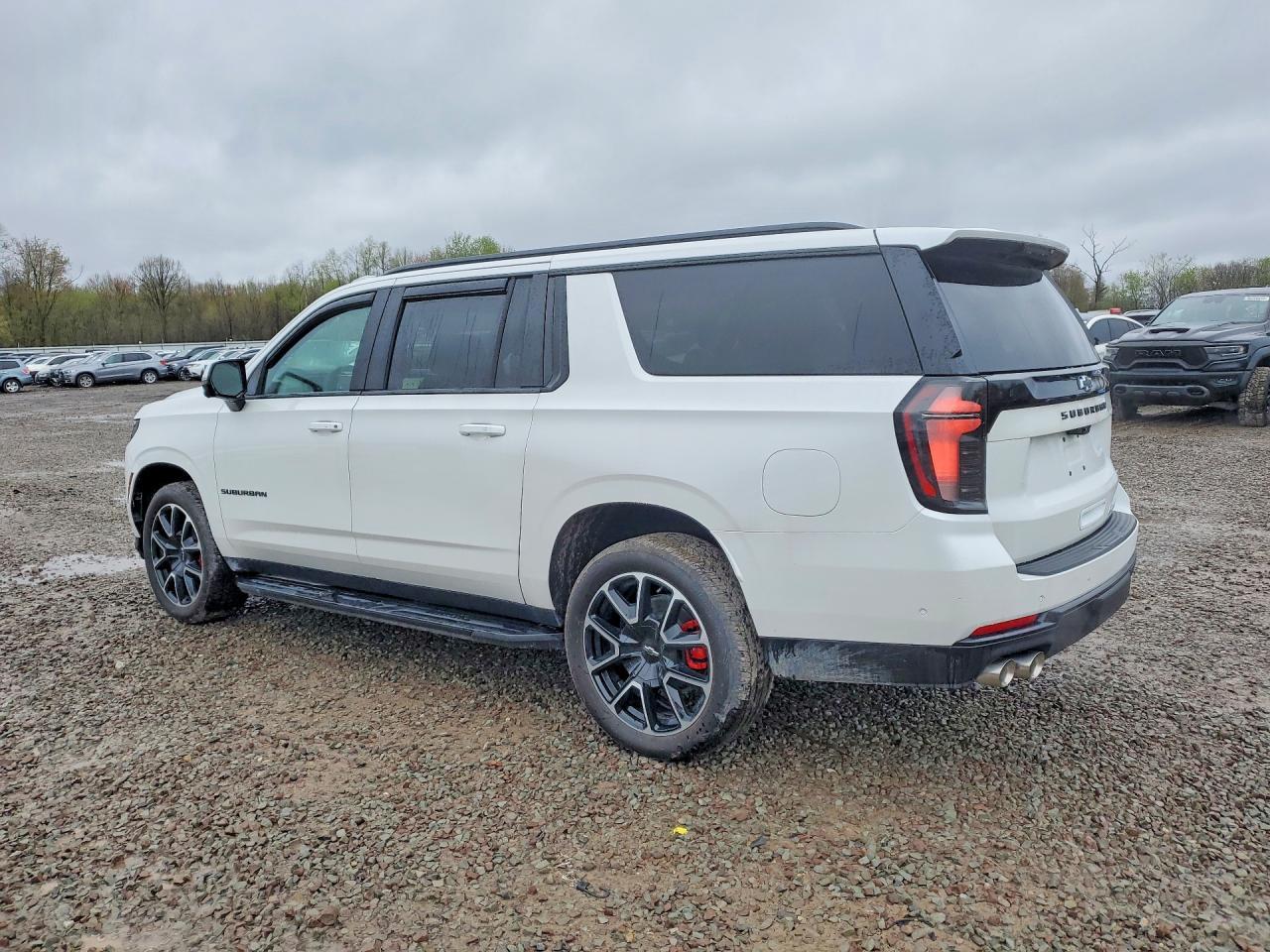 2025 Chevrolet Suburban K1500 Rst - Фото 2