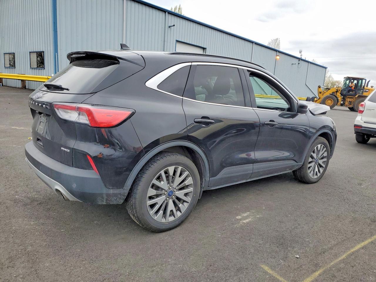 2022 Ford Escape Titanium - Фото 3
