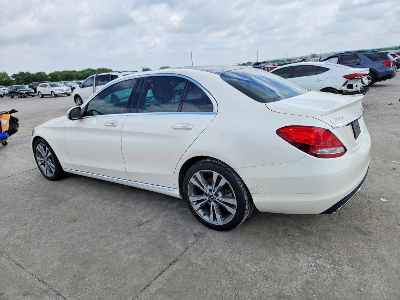 2017 Mercedes-Benz C 300 - Фото 2