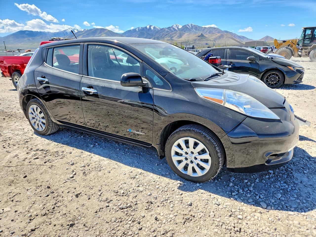 2014 Nissan Leaf S - Image 4