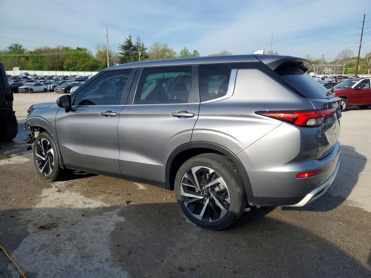 2023 Mitsubishi Outlander Se - Фото 2