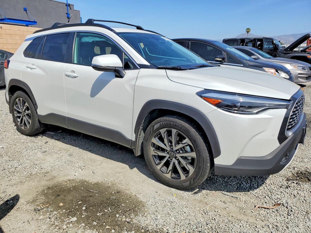 2023 Toyota Corolla Cross Xle - Image 4