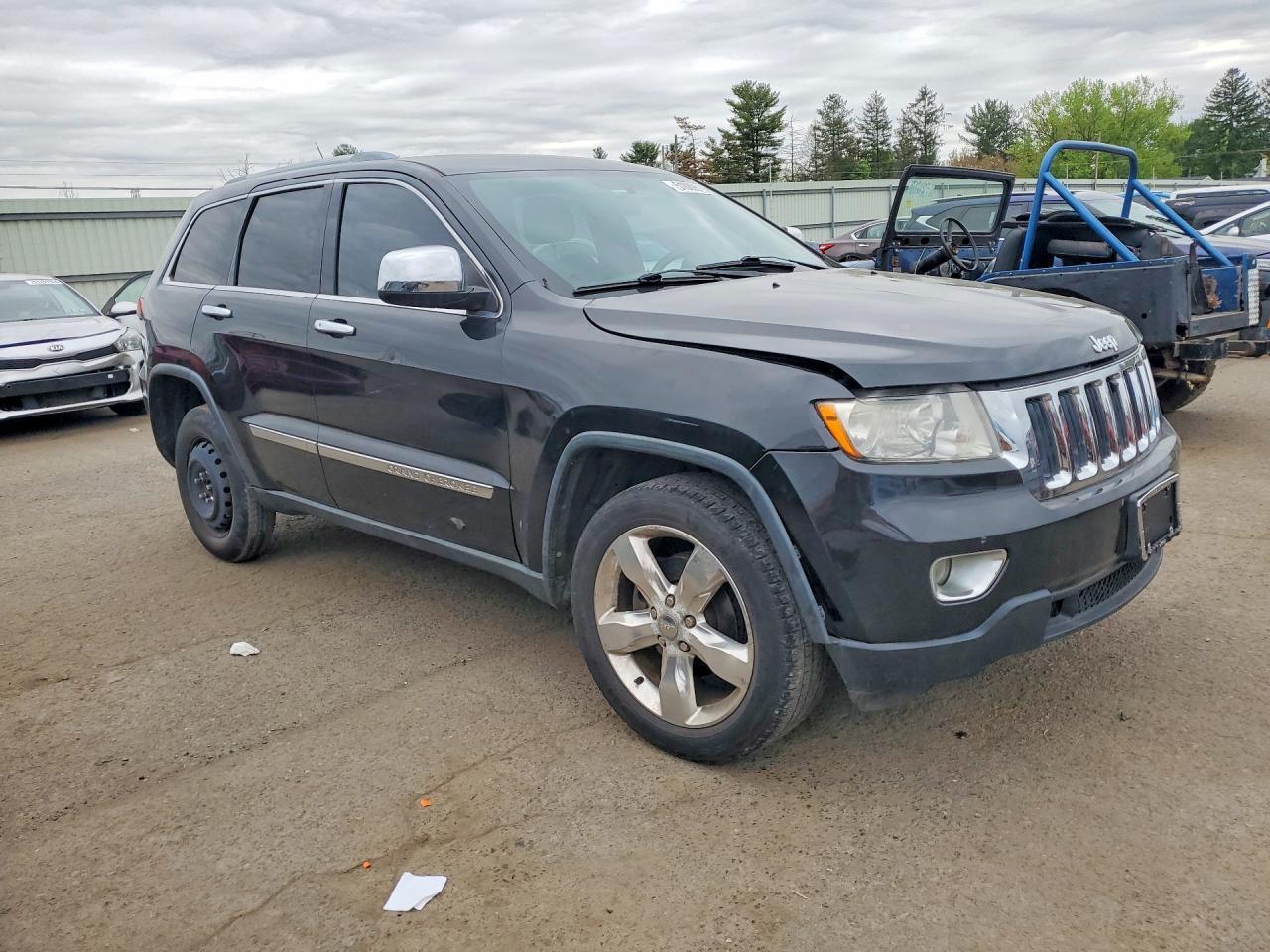2012 Jeep Grand Cherokee Laredo - Image 4